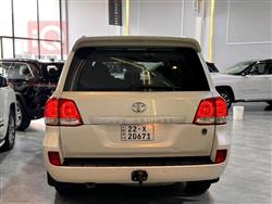 تۆیۆتا لاند کروزەر